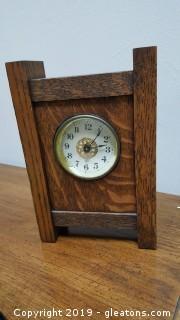 Vintage Table/Mantel Clock Wooden/Wind Up/ 8 Day China