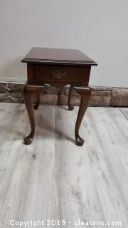 Small Pennsylvania House End Table/Side Table 